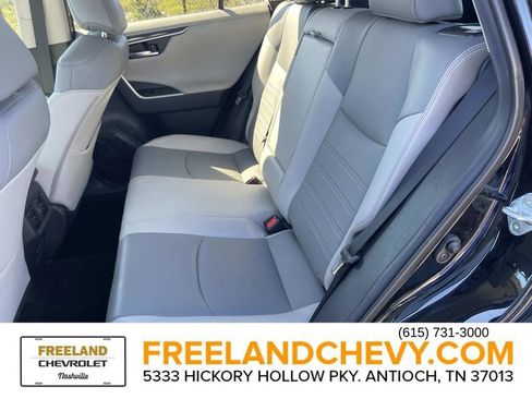 Used 2021 Toyota RAV4 Limited image 16