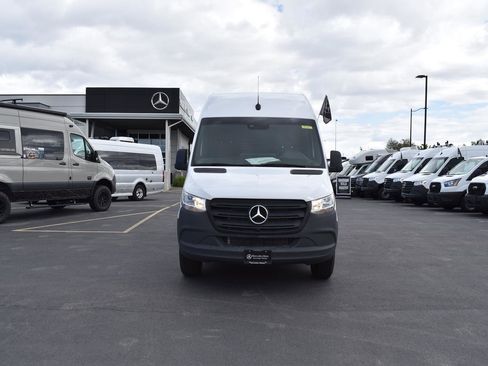 Used 2024 Mercedes-Benz Sprinter 144 Cargo image 2