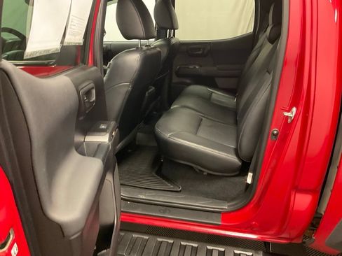 Used 2020 Toyota Tacoma TRD Off-Road w/ TRD Premium Off Road Package AWD/4WD image 27