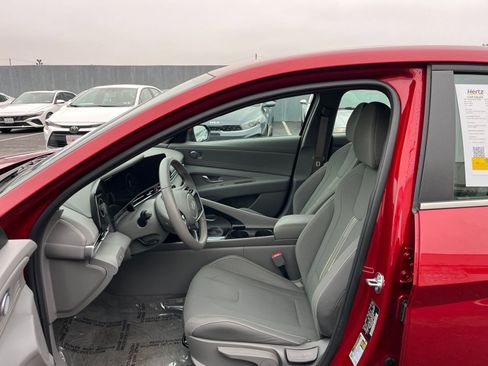 Used 2025 Hyundai Elantra SEL image 27