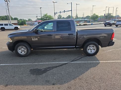 Used 2019 RAM 1500 Tradesman w/ Popular Equipment Group AWD/4WD image 6