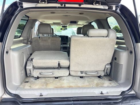 Used 2005 GMC Yukon SLT w/ SLT Preferred Equipment Group RWD image 17