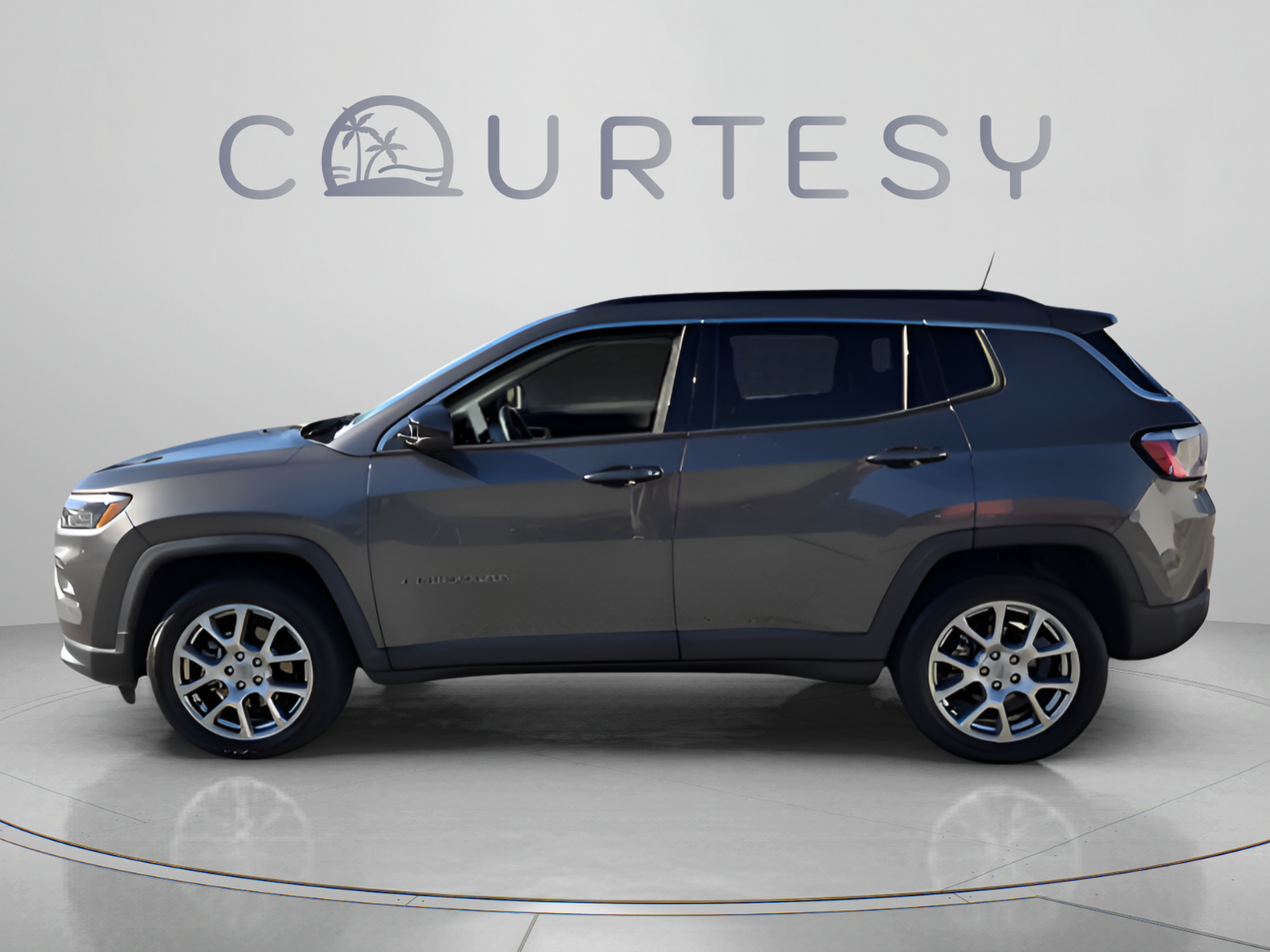 Used 2022 Jeep Compass Latitude AWD/4WD image 2