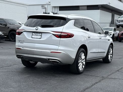 Used 2020 Buick Enclave Essence w/ LPO, Luxury Package image 3