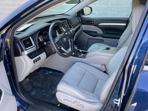 Used 2015 Toyota Highlander Plus AWD/4WD image 14