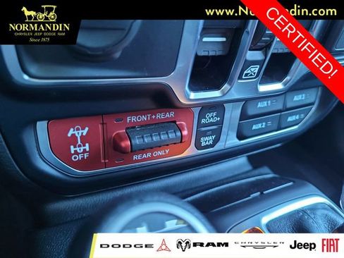 Certified 2025 Jeep Wrangler Unlimited Rubicon AWD/4WD image 13