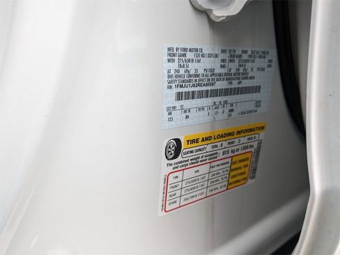 Used 2024 Ford Expedition XLT image 32