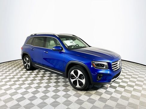 Used 2026 Mercedes-Benz GLB 250 4MATIC image 1