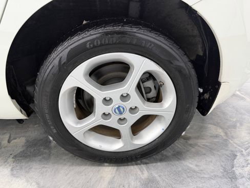 Used 2012 Nissan Leaf SL image 27