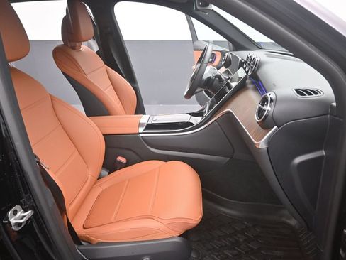 Used 2026 Mercedes-Benz GLC 300 image 14