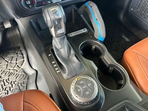 Used 2023 Ford Bronco Black Diamond w/ Sasquatch Package image 19