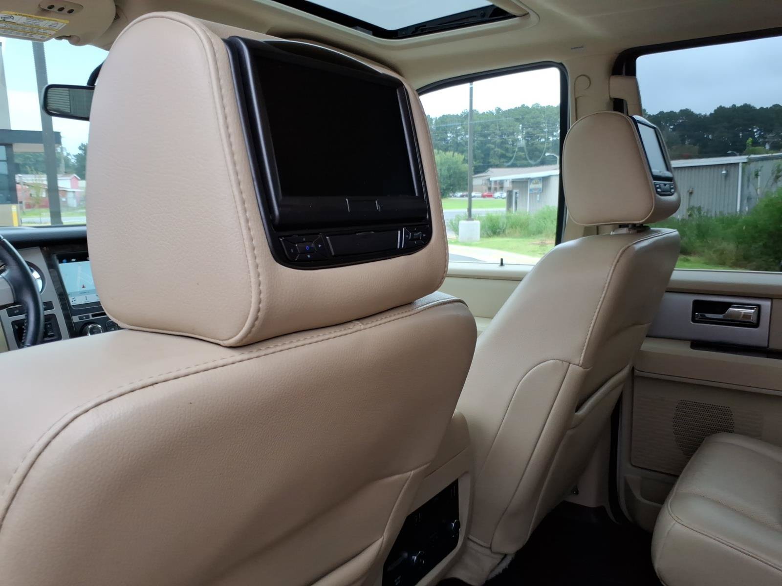 Used 2017 Ford Expedition EL Limited RWD image 11