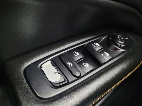 Used 2018 Jeep Compass Limited w/ Safe & Security Group FWD image 27