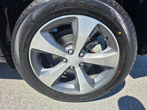 Used 2020 Jeep Cherokee Limited image 21