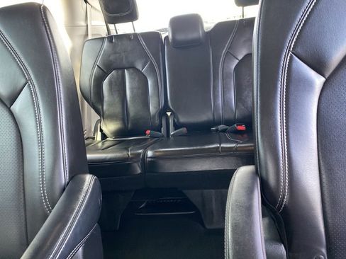 Used 2023 Chrysler Pacifica Touring-L FWD image 27