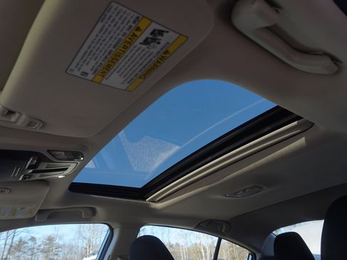 Used 2023 Subaru Legacy Premium image 14