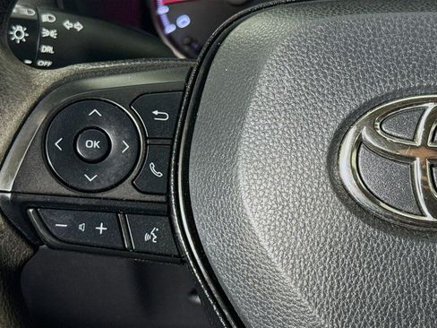 Used 2022 Toyota RAV4 LE AWD/4WD image 13