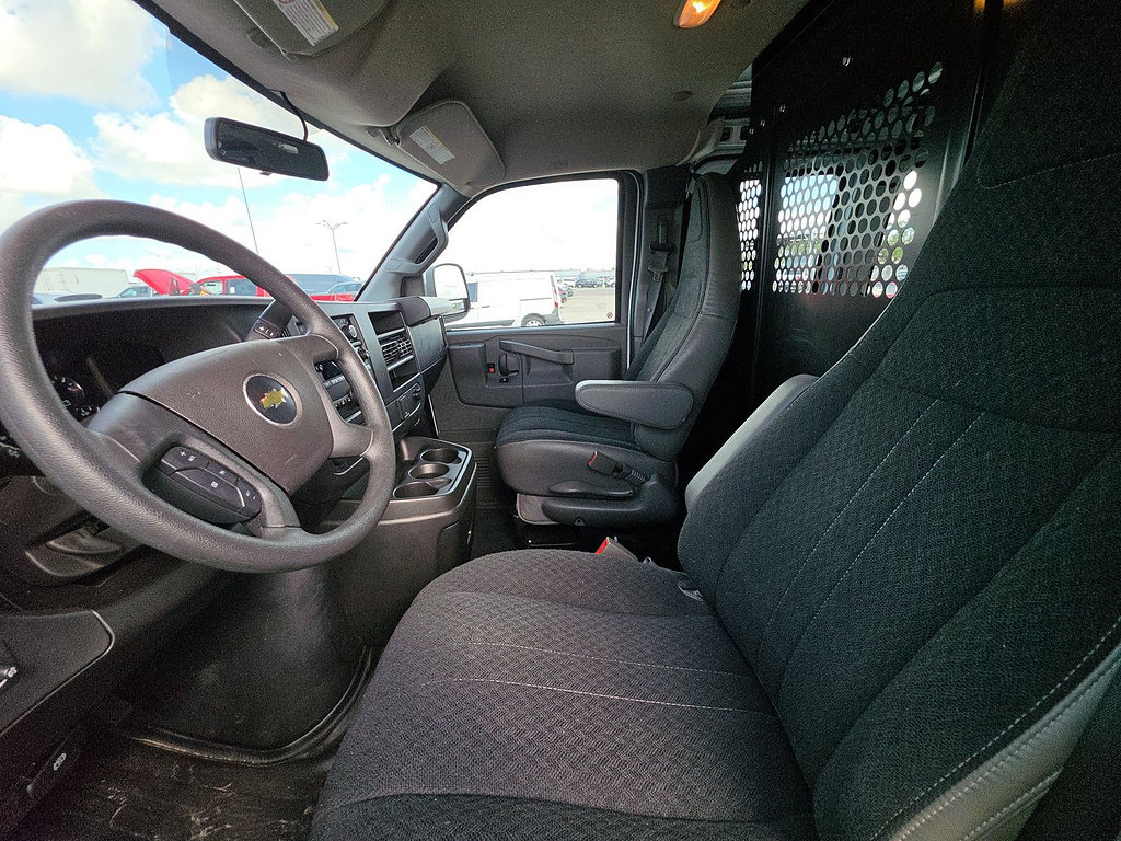 Used 2025 Chevrolet Express 2500 w/ Driver Convenience Package RWD image 6