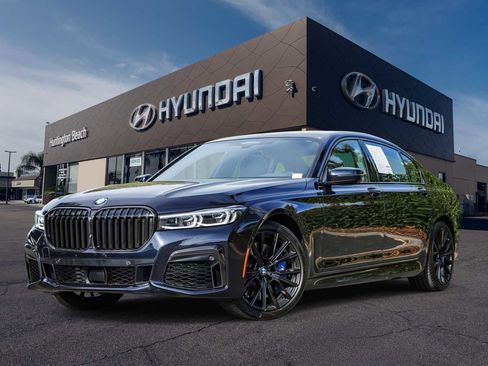 Used 2022 BMW 740i w/ M Sport Package RWD image 1