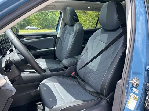 New 2026 Volkswagen Tiguan SE FWD image 21