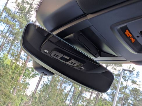 Certified 2024 Porsche Cayenne AWD/4WD image 19