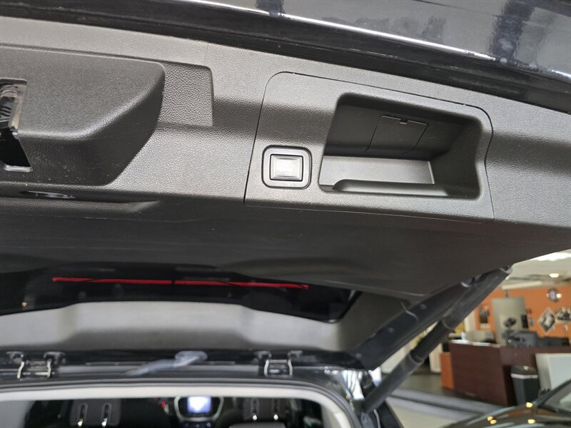 Used 2018 GMC Acadia SLE w/ Driver Alert Package I AWD/4WD image 40