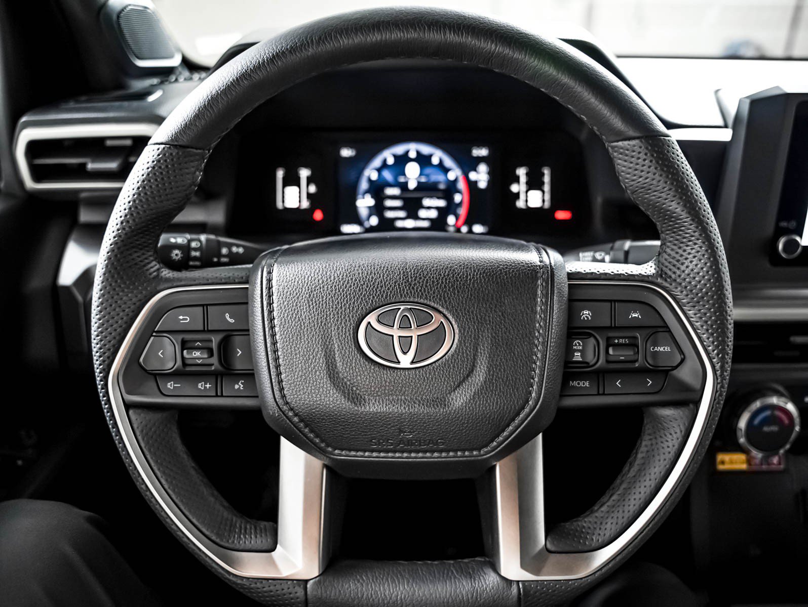 Used 2025 Toyota Tacoma SR5 RWD image 12