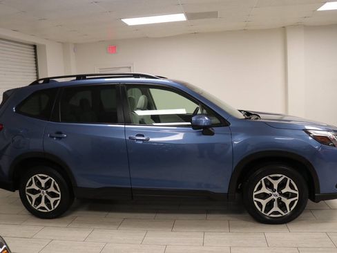 Used 2022 Subaru Forester Premium AWD/4WD image 11