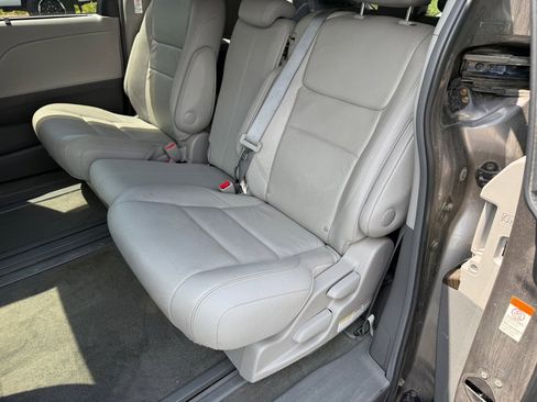 Used 2016 Toyota Sienna XLE w/ Protection Package FWD image 5