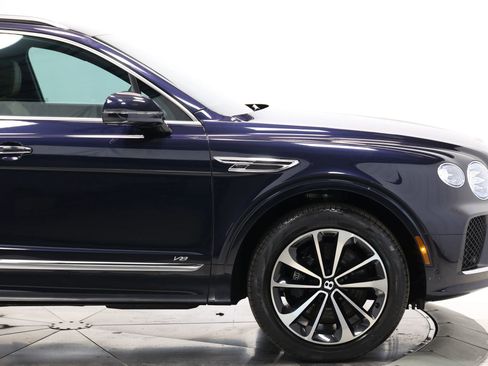 Used 2021 Bentley Bentayga image 73