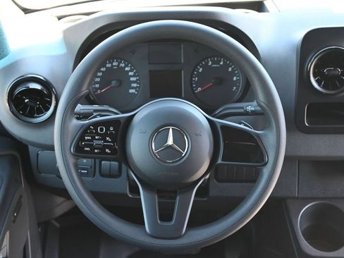 Used 2019 Mercedes-Benz Sprinter 144 image 36