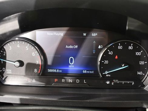Used 2022 Ford Explorer XLT w/ Equipment Group 202A AWD/4WD image 27