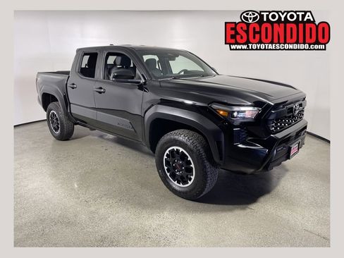Certified 2025 Toyota Tacoma TRD Off-Road image 1