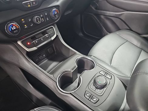 Used 2024 GMC Terrain SLT w/ Elevation Edition AWD/4WD image 30