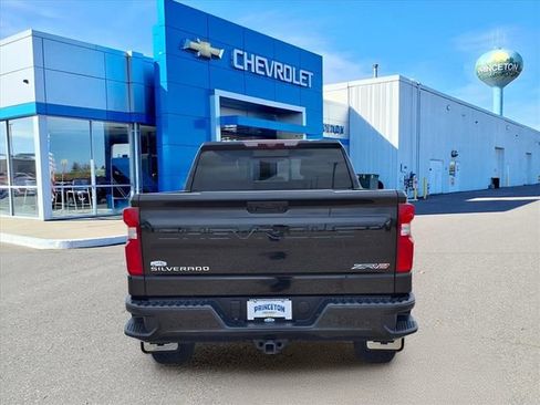 Used 2023 Chevrolet Silverado 1500 ZR2 w/ Technology Package image 4