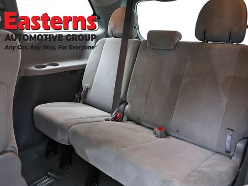 Used 2020 Toyota Sienna L FWD image 24