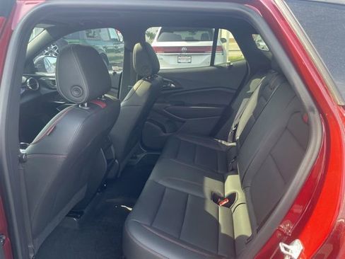 Used 2024 Chevrolet Trax RS w/ Sunroof Package FWD image 7