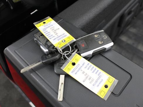 Used 2016 GMC Canyon SLT w/ Driver Alert Package image 11