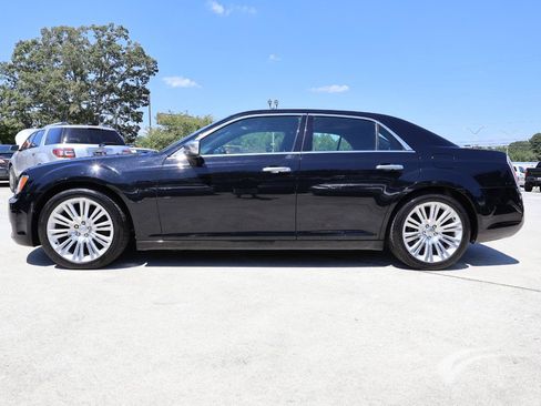 Used 2012 Chrysler 300 C Luxury Series RWD image 3