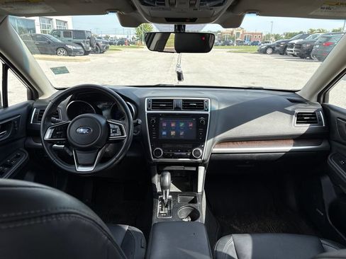 Used 2018 Subaru Outback 2.5i Limited AWD/4WD image 18