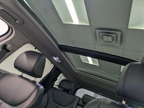 Used 2023 Hyundai Santa Fe SEL w/ Premium Package image 21