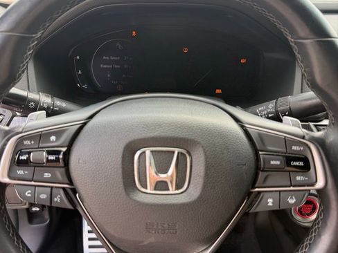 Used 2018 Honda Accord Sport image 16