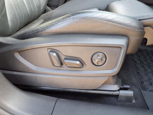 Used 2020 Audi Q5 2.0T Titanium Premium Plus w/ Premium Plus Package image 35