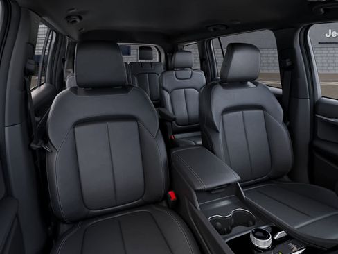 New 2025 Jeep Grand Cherokee L Limited AWD/4WD image 16