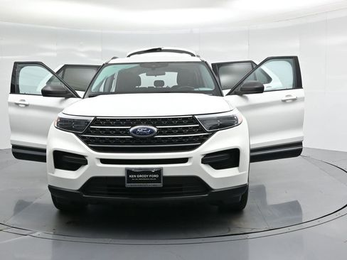 Certified 2023 Ford Explorer XLT image 34