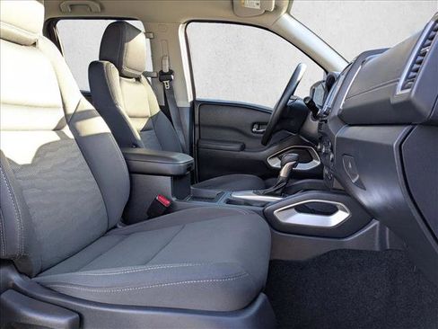 Used 2022 Nissan Frontier SV image 22