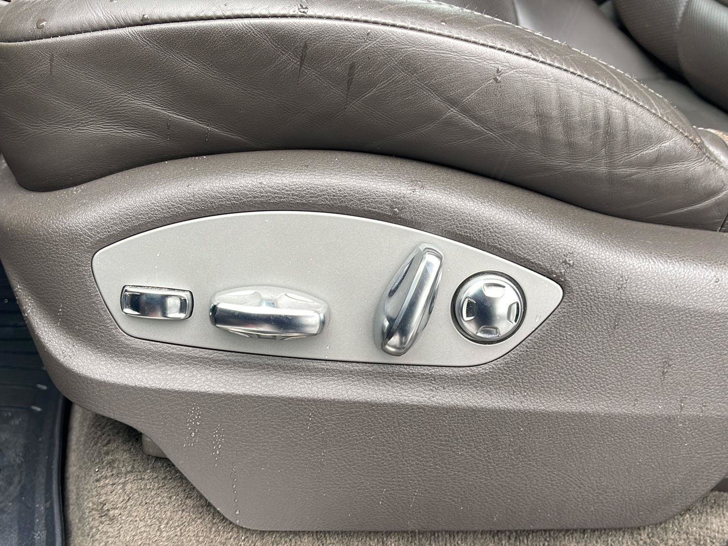 Used 2018 Porsche Cayenne S Platinum AWD/4WD image 18