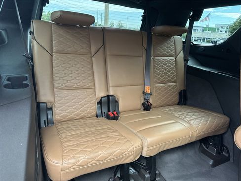 Used 2021 Cadillac Escalade Sport w/ Driver Assist Tech Package image 17