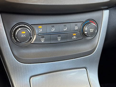 Used 2014 Nissan Sentra SR image 19