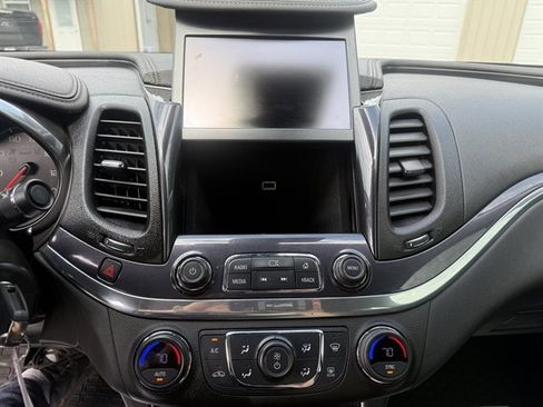 Used 2016 Chevrolet Impala LT FWD image 17